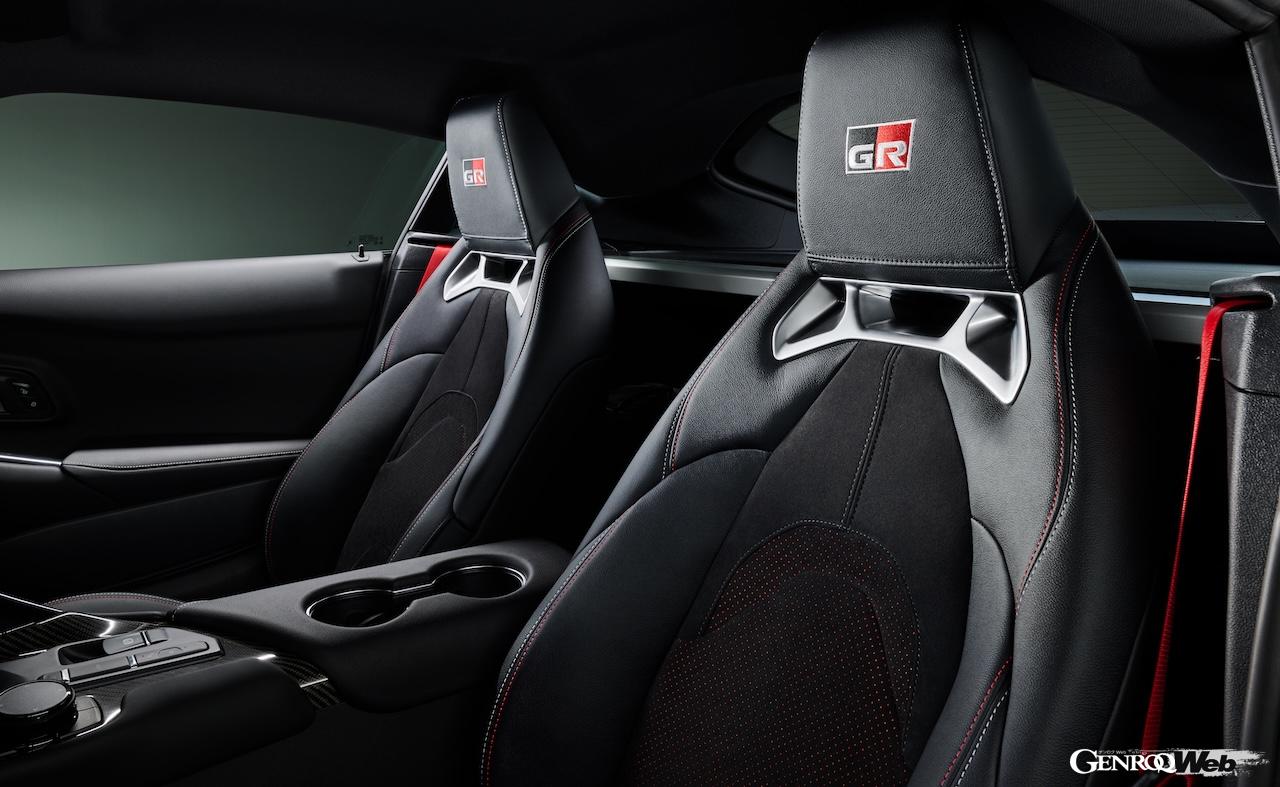一部改良を実施した「トヨタ GR スープラ RZ」のコクピット。