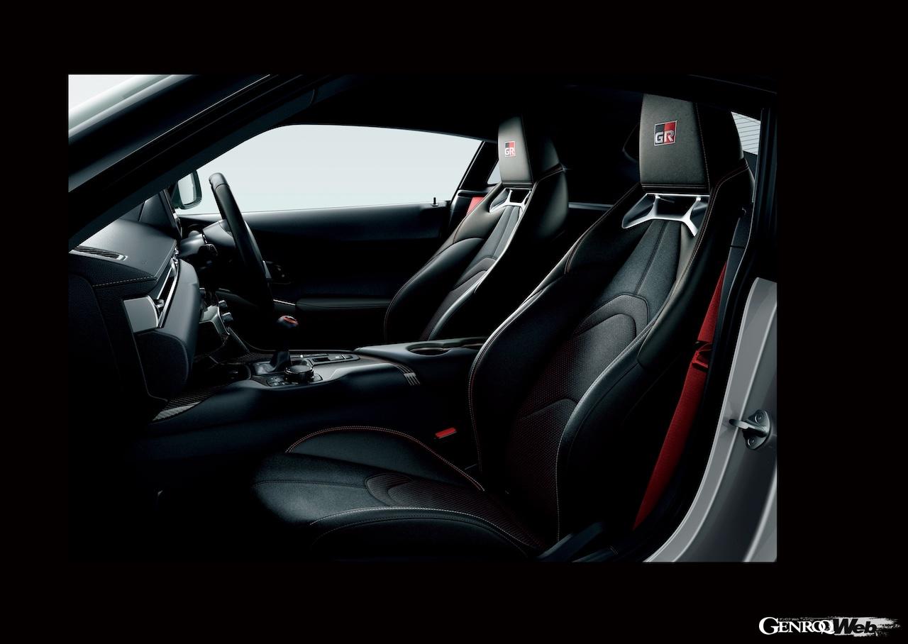 一部改良を実施した「トヨタ GR スープラ RZ」のコクピット。