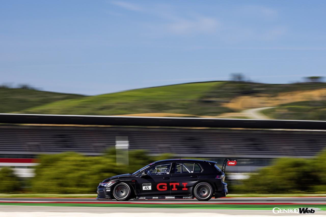 ポルトガルのアルガルベ・サーキットで入念にテストを実施する「ゴルフ GTI クラブスポーツ 24h」。