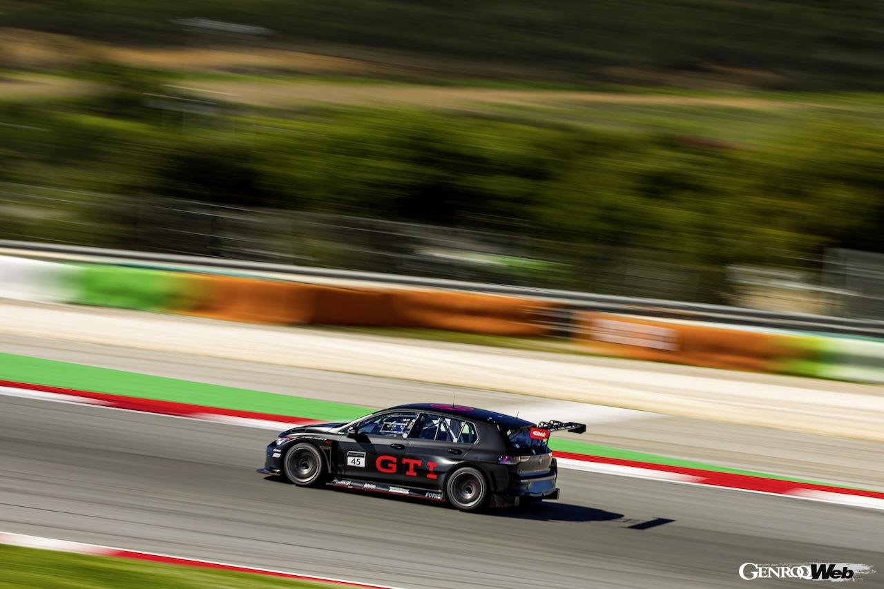 ポルトガルのアルガルベ・サーキットで入念にテストを実施する「ゴルフ GTI クラブスポーツ 24h」。