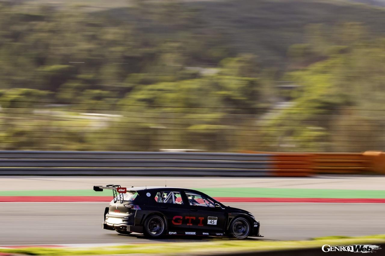 ポルトガルのアルガルベ・サーキットで入念にテストを実施する「ゴルフ GTI クラブスポーツ 24h」。
