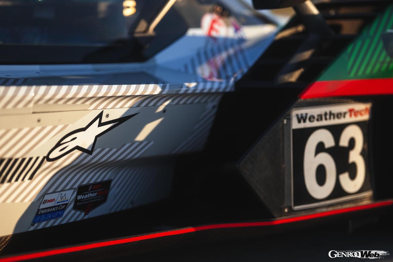 アルパインスターズは、IMSA・ウェザーテック・スポーツカー選手権をはじめ、ランボルギーニが参戦するモータースポーツ活動にウェア類全般を供給する。
