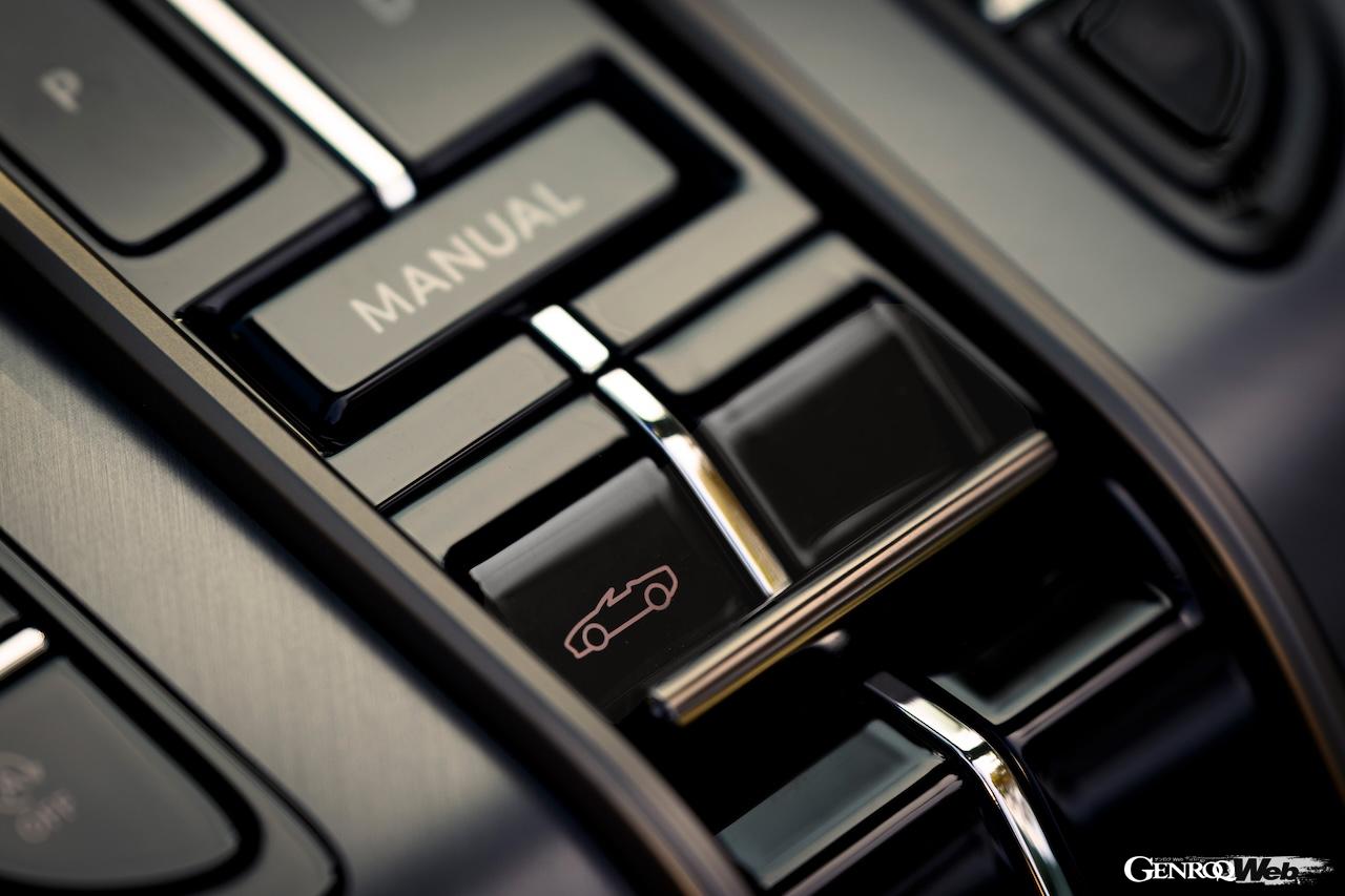 最強オープン「アストンマーティン ヴァンキッシュ ヴォランテ」のインテリア。