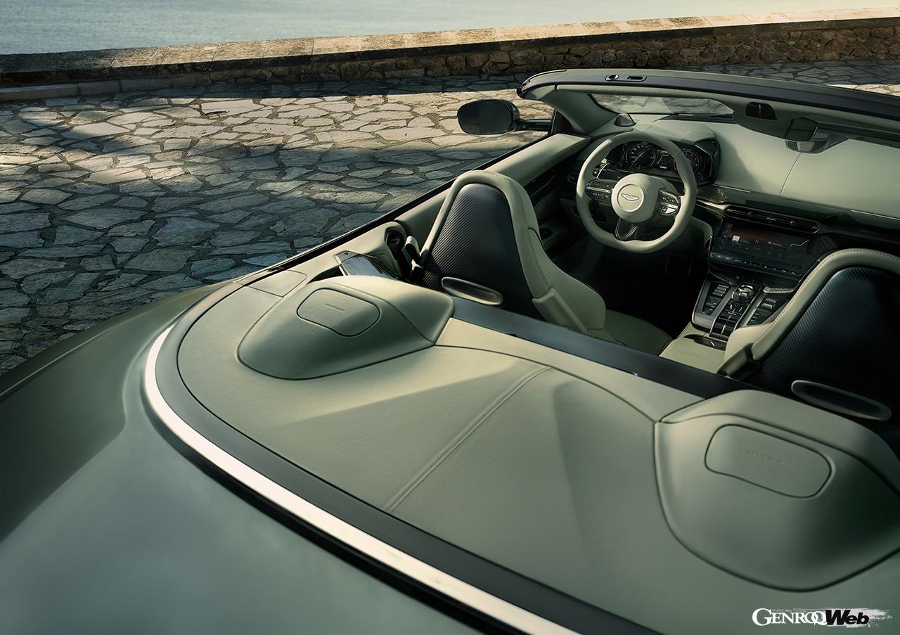 最強オープン「アストンマーティン ヴァンキッシュ ヴォランテ」のインテリア。