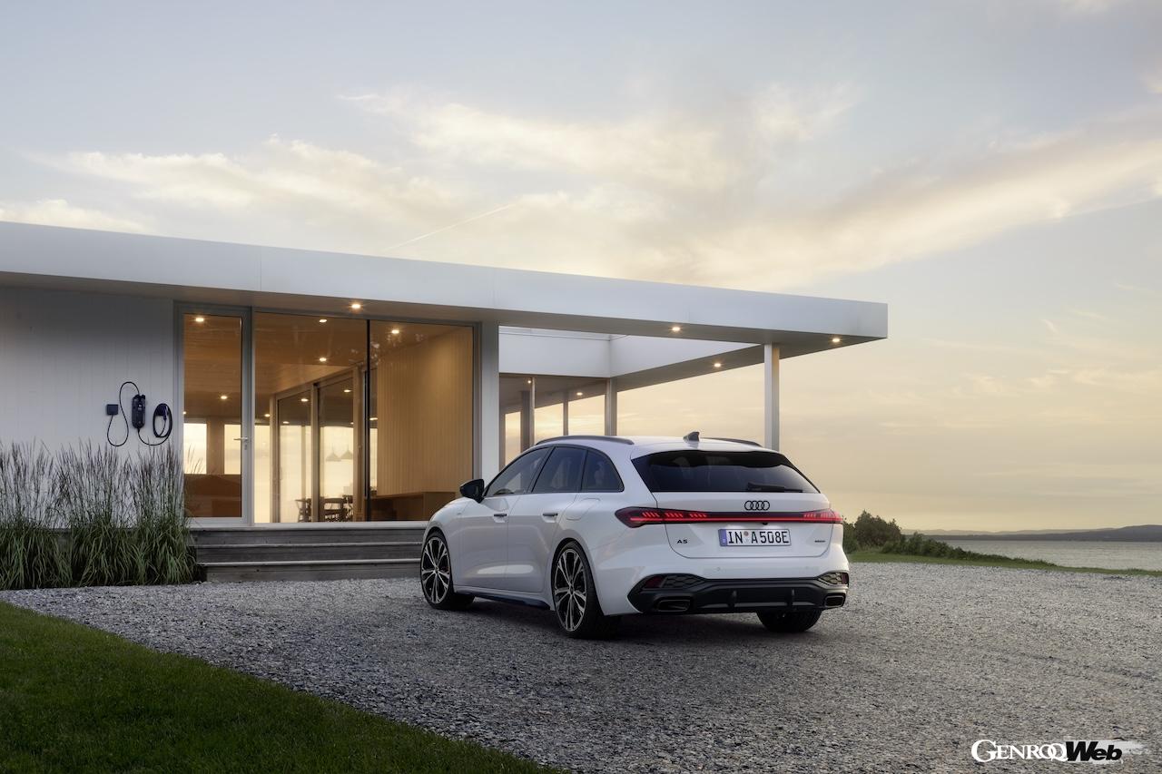 「アウディ A5 アバント e-hybrid quattro」のエクステリア。