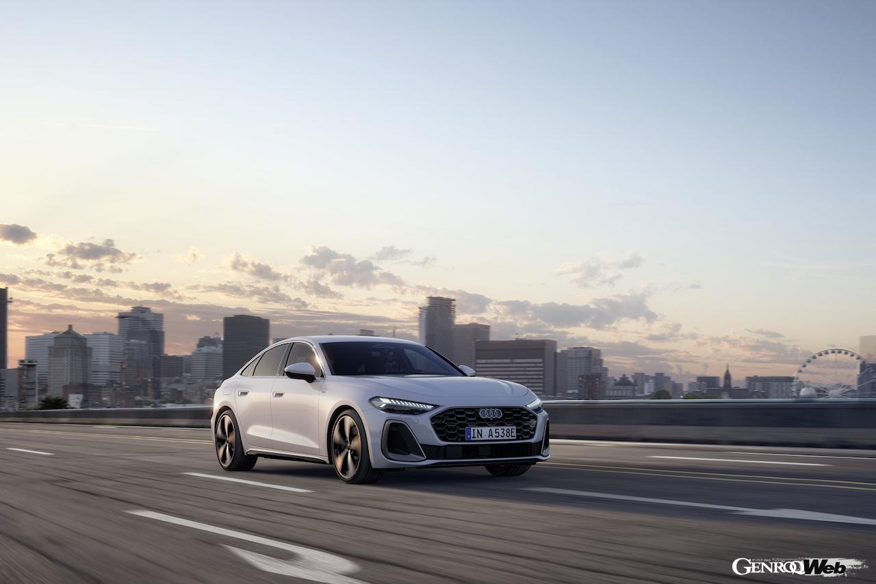 「アウディ A5 セダン e-hybrid quattro」の走行シーン。