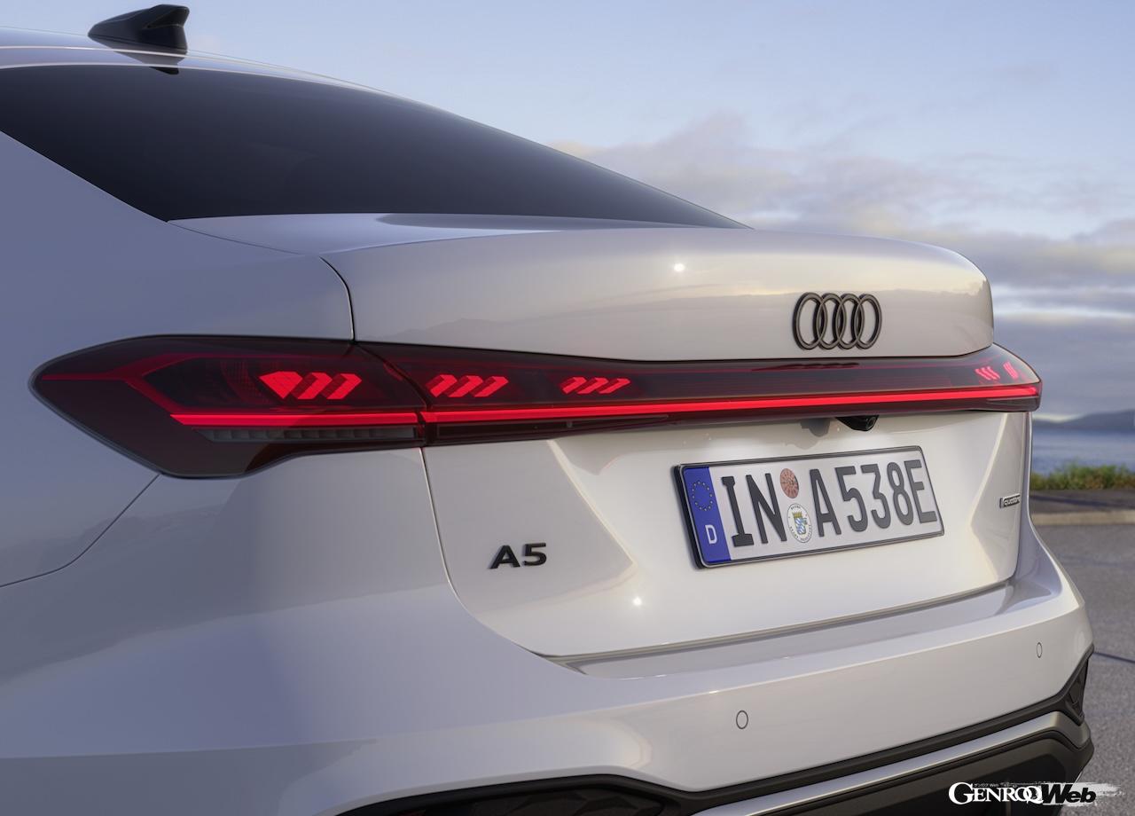 「アウディ A5 セダン e-hybrid quattro」のエクステリア。