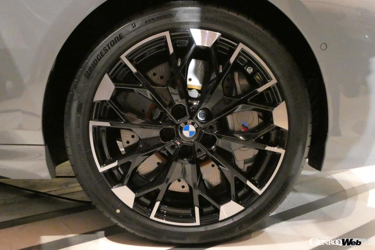 オプションの19インチホイール