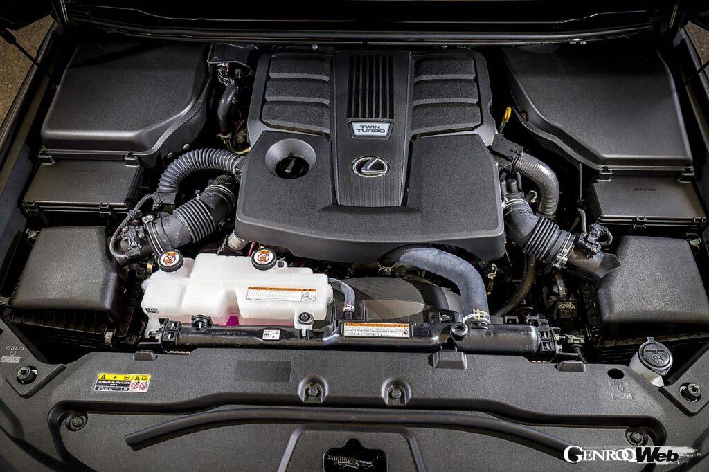 353PS/650Nmを発生する3.5リッターV6ツインターボエンジン。マルチホール直噴インジェクター付きD-4STの採用により応答性に優れる。