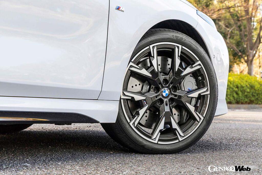 300P/400Nmを発生する2.0リッター直4ターボに7速DCTを組み合わせる。低速からトルクが湧き出すドライバビリティに優れたエンジンだ。タイヤはグッドイヤー・イーグルF1を履く。