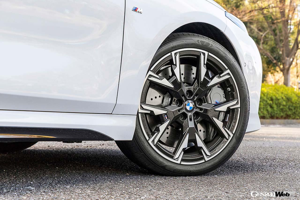 300P/400Nmを発生する2.0リッター直4ターボに7速DCTを組み合わせる。低速からトルクが湧き出すドライバビリティに優れたエンジンだ。タイヤはグッドイヤー・イーグルF1を履く。