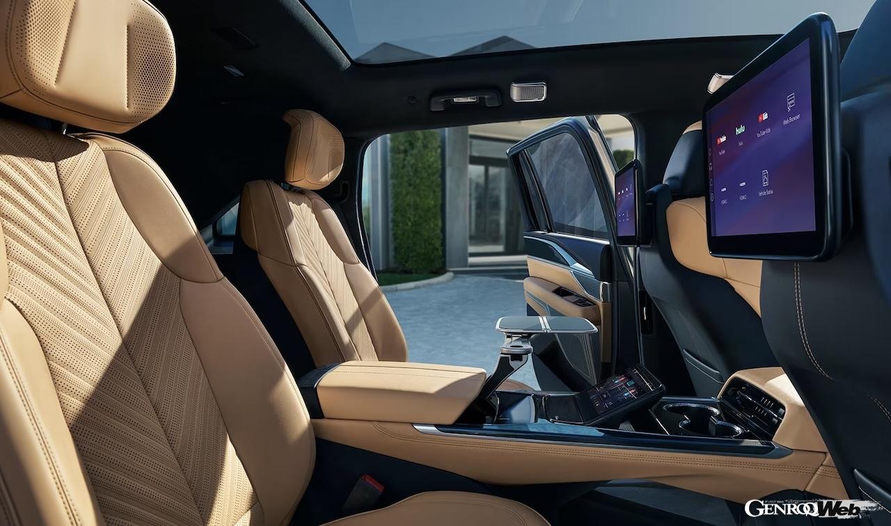 フル電動ラグジュアリーSUV「キャデラック エスカレード IQL」のインテリア。