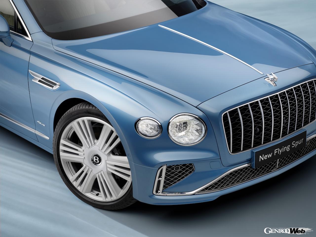 新型PHEVパワートレインが導入された「ベントレー フライングスパー アズール」のエクステリア。