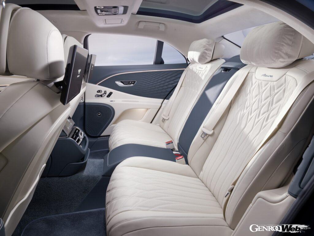 新型PHEVパワートレインが導入された「ベントレー フライングスパー アズール」のインテリア。