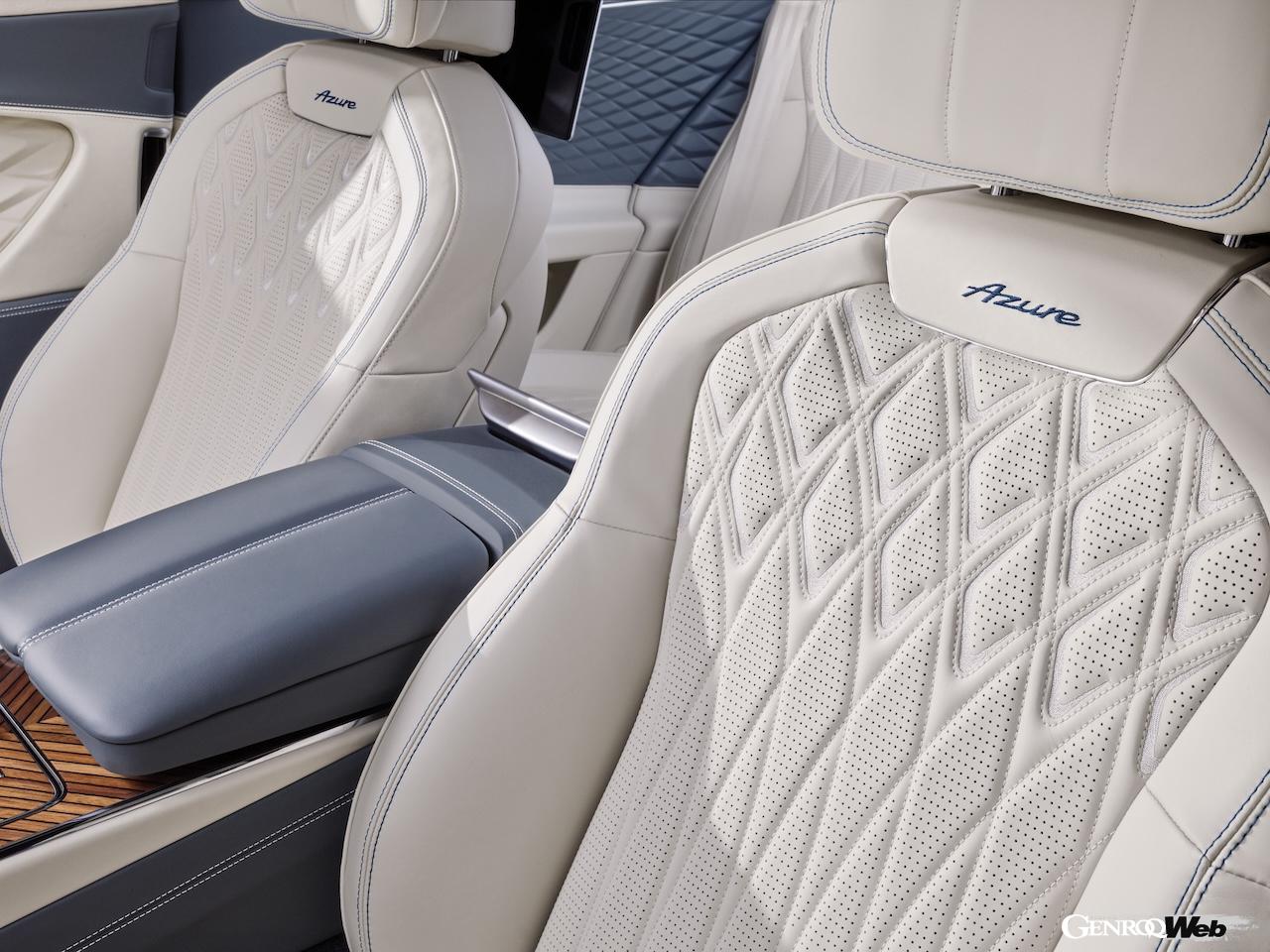 新型PHEVパワートレインが導入された「ベントレー フライングスパー アズール」のインテリア。