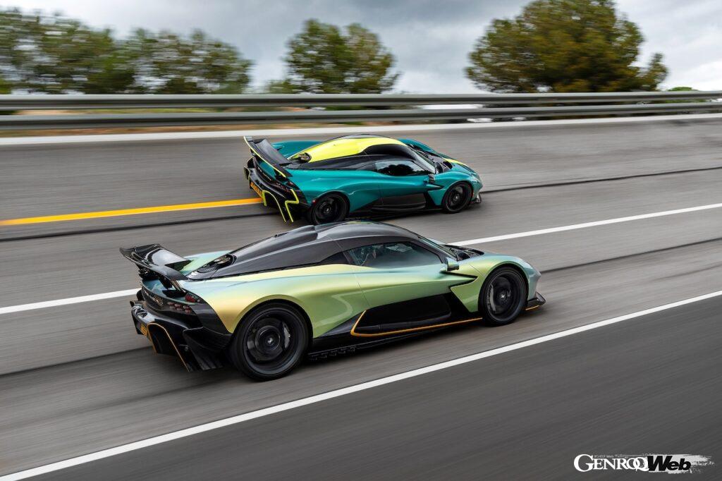 スペインの車両テスト施設「IDIADA」で、様々なテストを行うアストンマーティン ヴァルハラ。