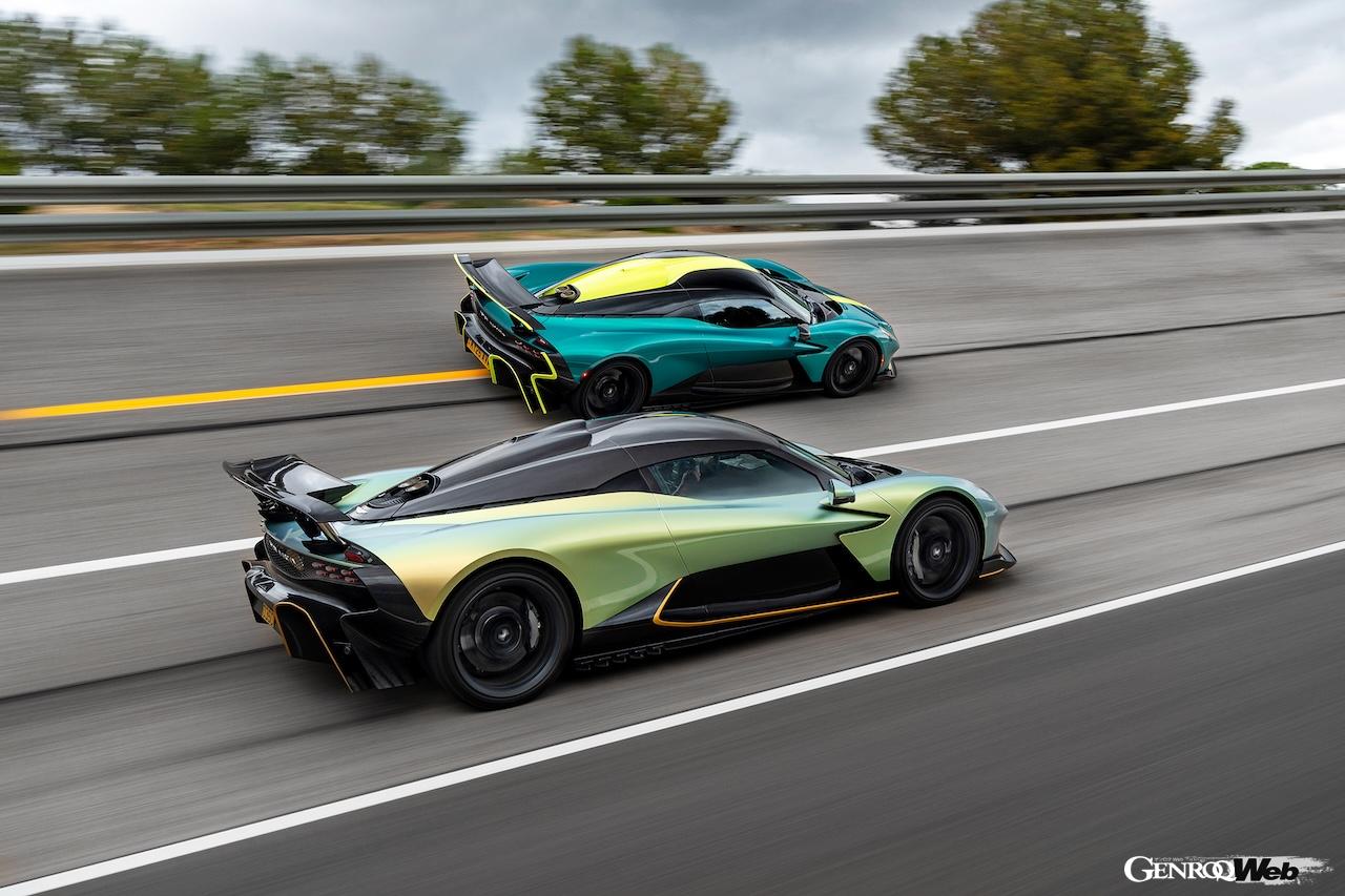 スペインの車両テスト施設「IDIADA」で、様々なテストを行うアストンマーティン ヴァルハラ。