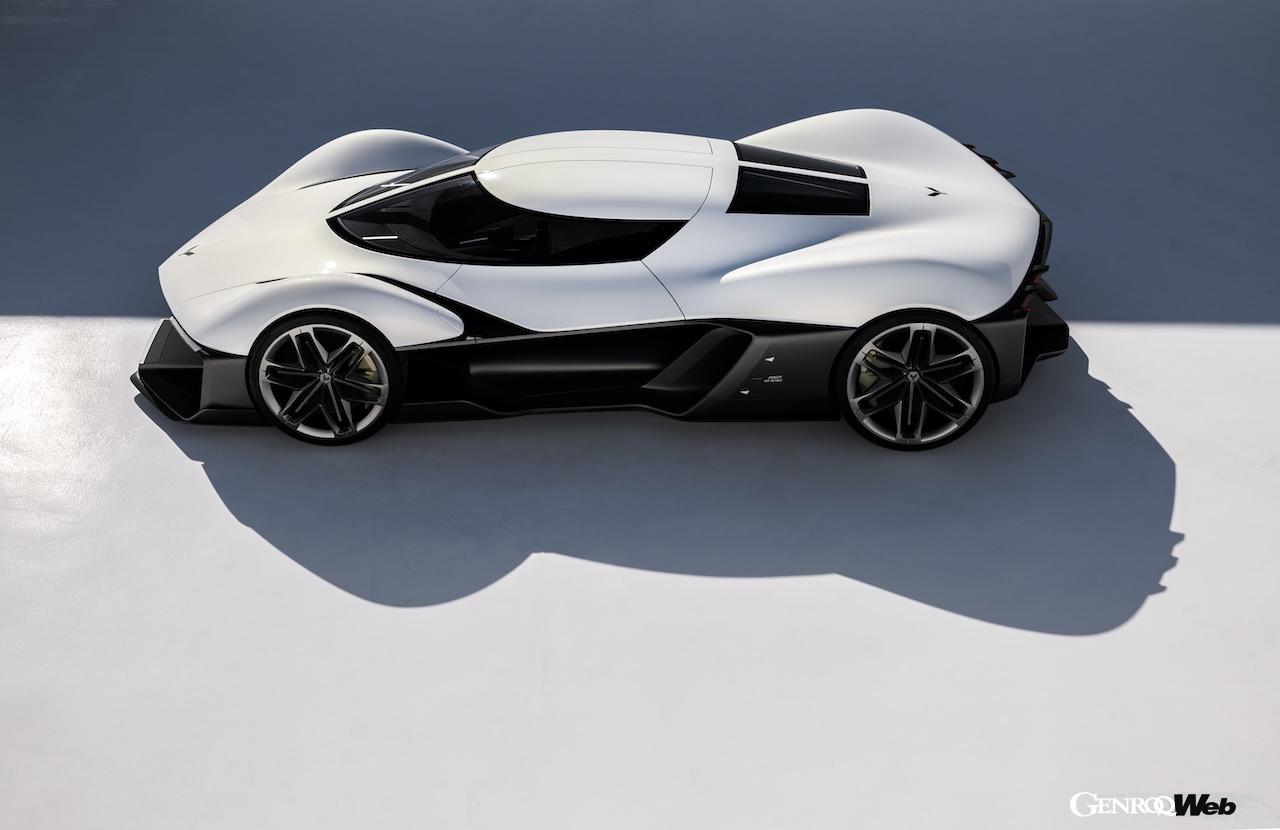 英国でデザインされた「シボレー コルベット コンセプトカー」のエクステリア。