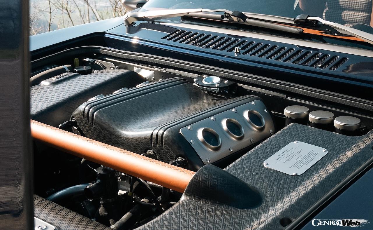 最高出力608PSを発揮する2.8リッター90°V型6気筒ツインターボエンジンを搭載。