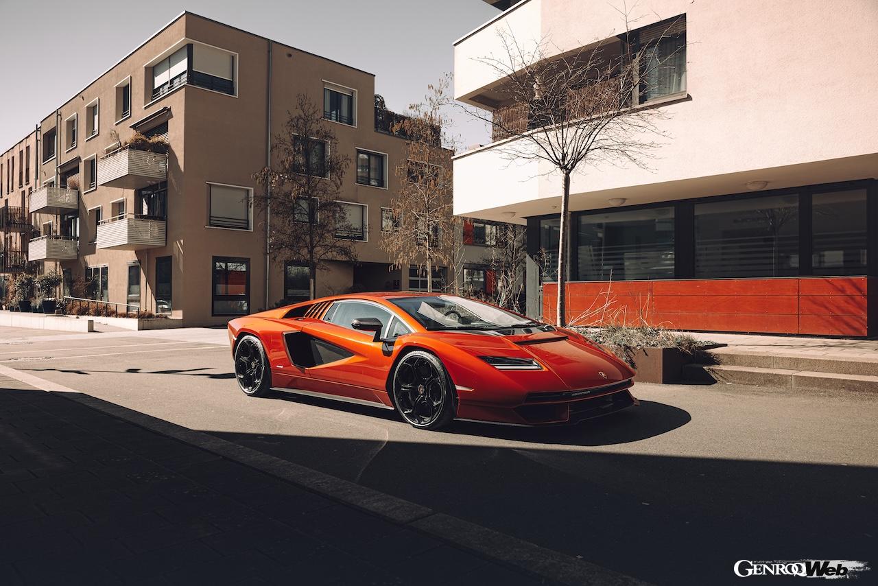 ブロードアロー・コンコルソ・デレガンツァ・ヴィラ・デステ・オークションに出品される、2022年型「ランボルギーニ カウンタック LPI800-4」。