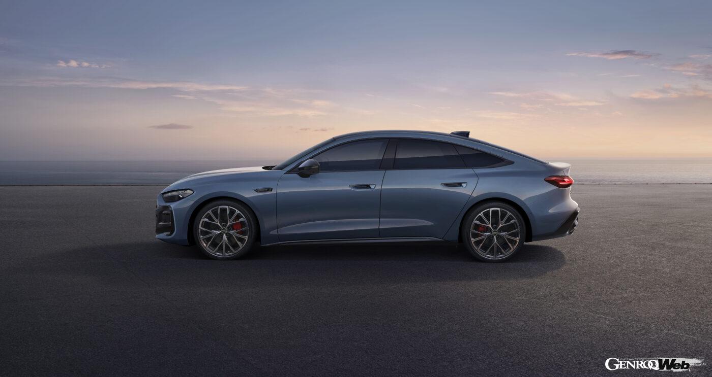 上海モーターショー2025において、公開された「アウディ A5L スポーツバック」。