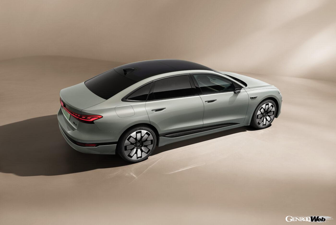 上海モーターショー2025において、公開された「アウディ A6L e-tron」。