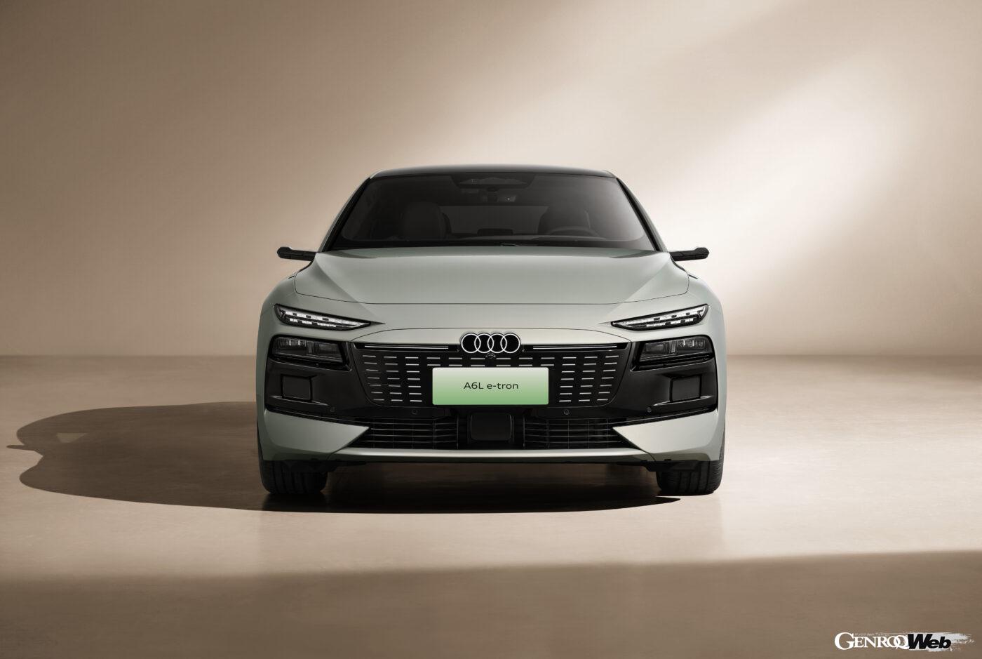 上海モーターショー2025において、公開された「アウディ A6L e-tron」。