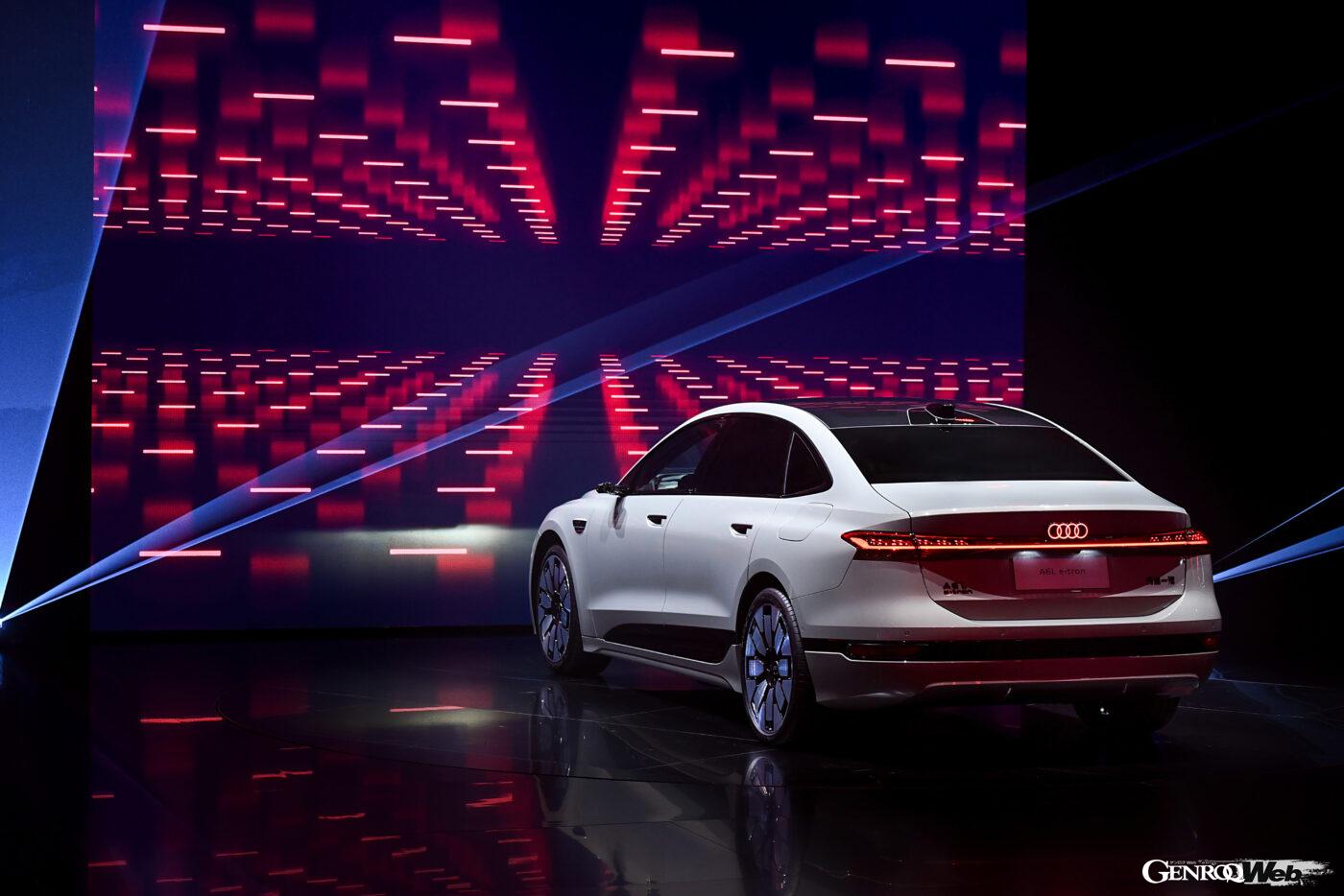 上海モーターショー2025において、公開された「アウディ A6L e-tron」。