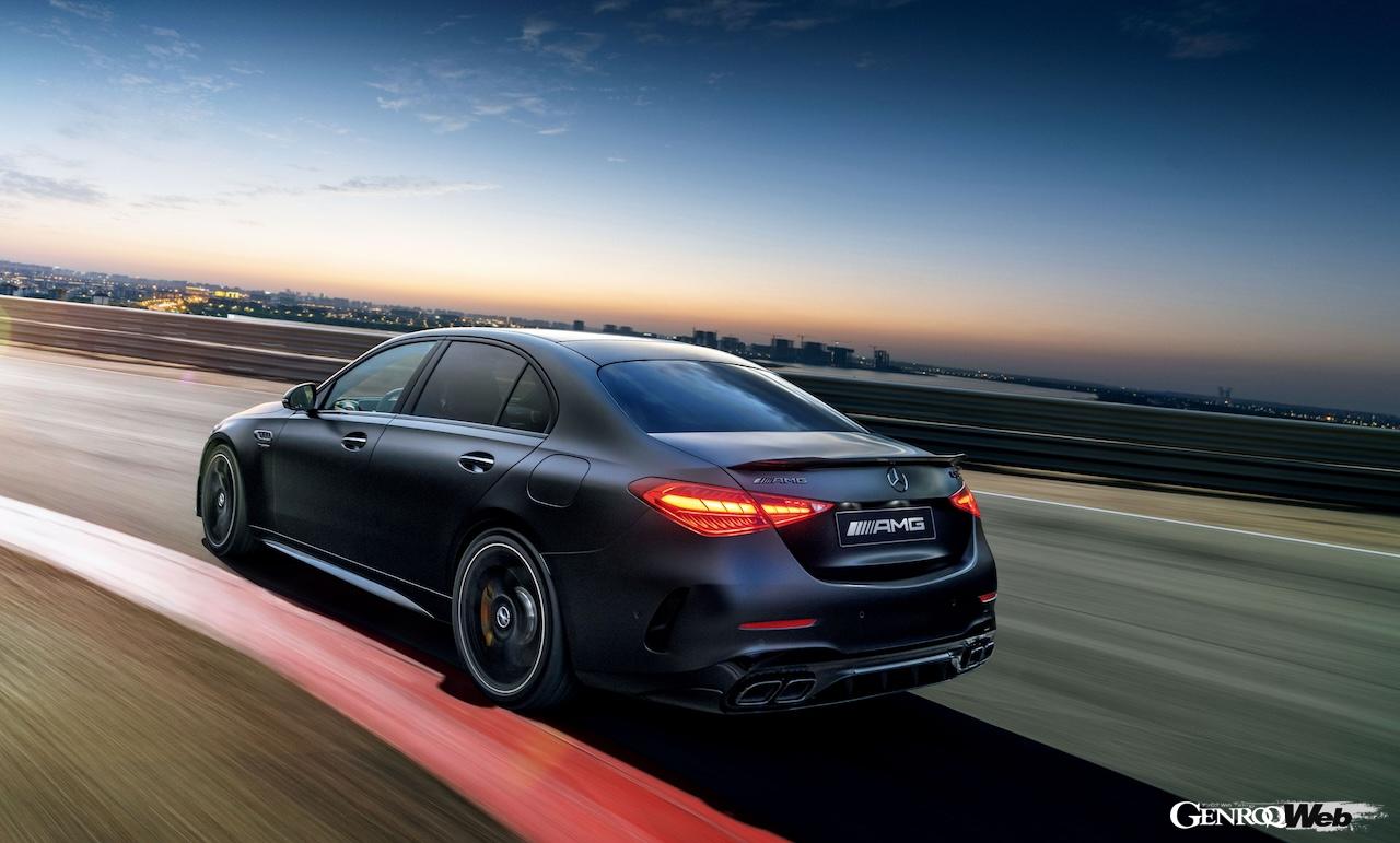 「Edition Peak」はボディカラーにシックなマットカラーの「MANUFAKTUR グラファイトグレーマグノ」をチョイスし、各部をブラックで統一したことで、引き締まったエクステリアを実現した。