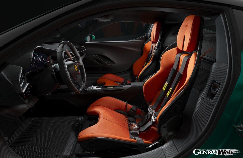 「フェラーリ 296 スペチアーレ」のコクピット。