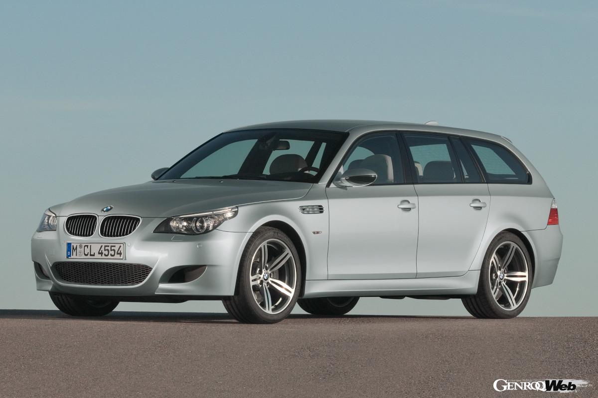 ヨーロッパ市場のみ2007年に用意されたワゴンボディの「M5 ツーリング」。