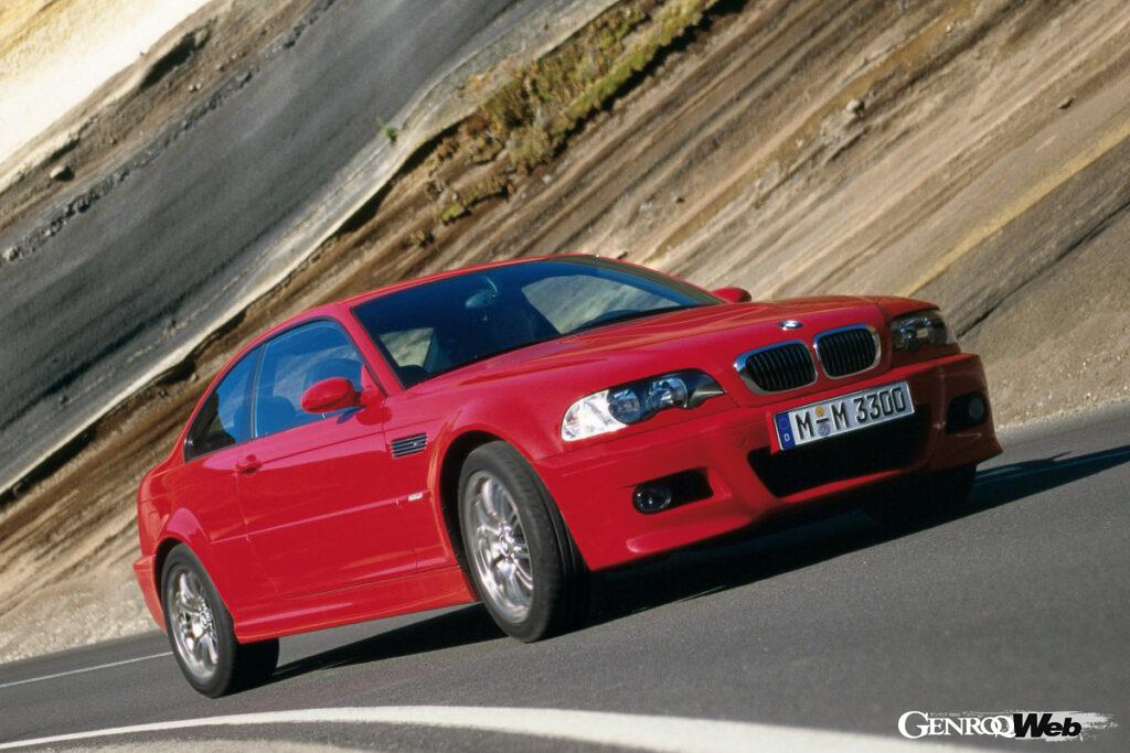 ホイールアーチの拡大により20mmワイド化されたボディや大口径のインテークと一体化した専用のエアダムが採用された。