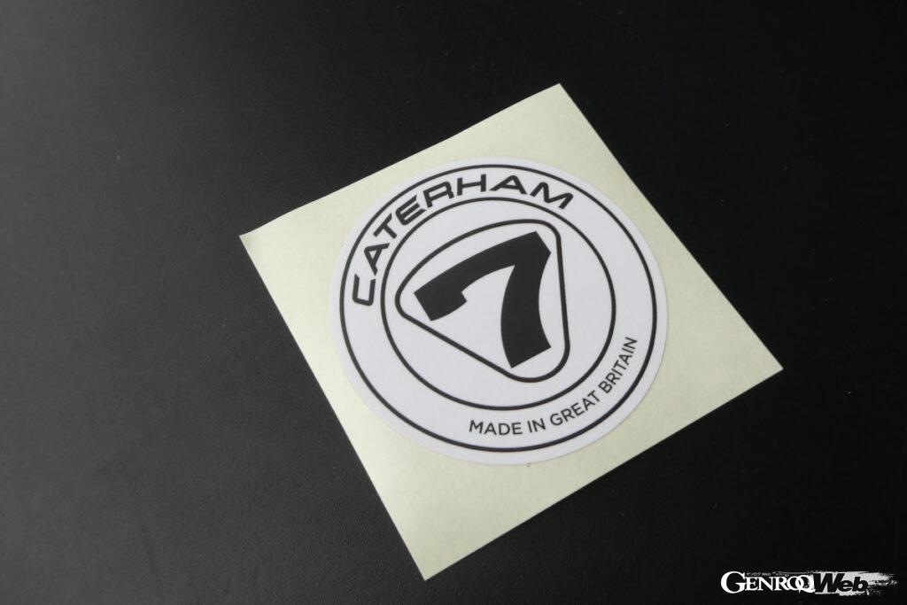 ケータハム公式インスタグラムのフォローでもらえるステッカー。