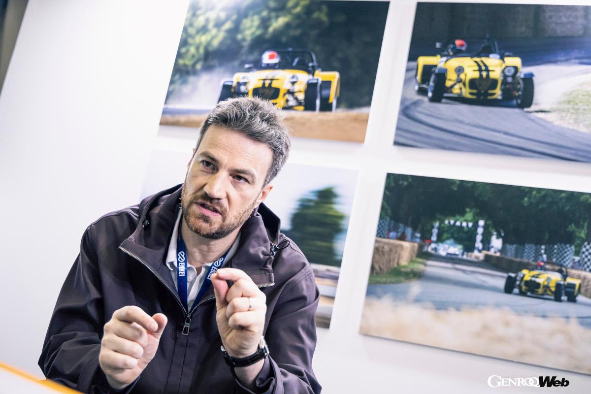 チーフデザイナー、アンソニー・ジャナレリ氏。自らも「ケータハム セブン」を所有している。
