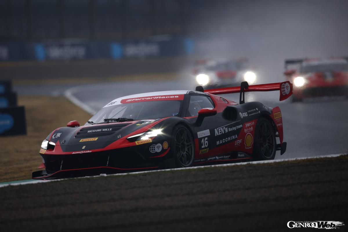 トロフェオ・ピレリの3位は植松忠雄。