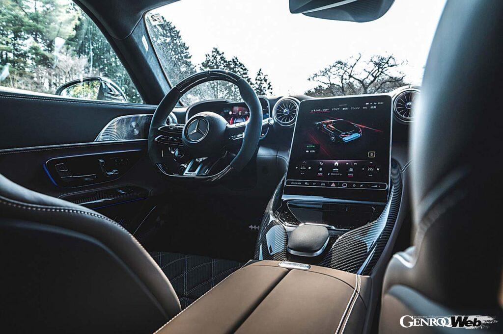 試乗車にはオプション設定となる可倒式リヤシート（26万2000円）が装備されていた。GTとしての資質も備えるGT 63 Sにとって後席はぜひとも選びたいオプションだ。