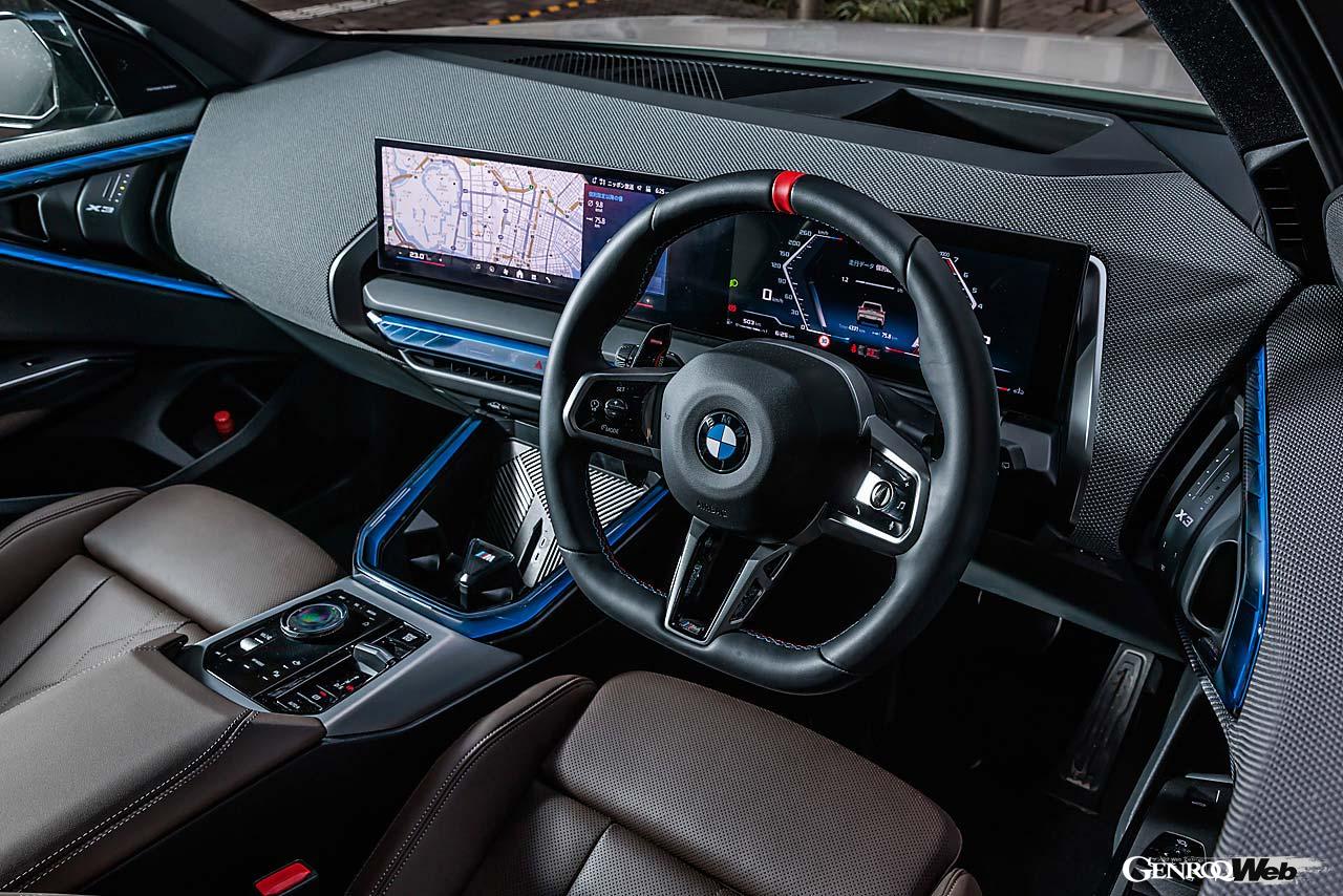 試乗車にはアクティブベンチレーションを備えたコンフォートパッケージが採用されていた。フラットボトムのDシェイプが特徴的なステアリングは手に馴染む。