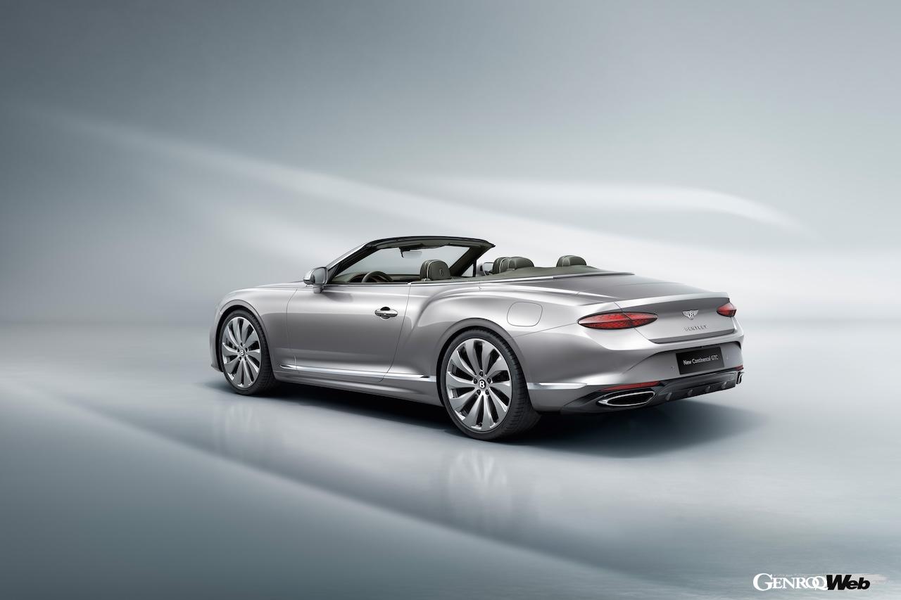 新型PHEVパワートレインが導入された「ベントレー コンチネンタル GTC ベース」のエクステリア。