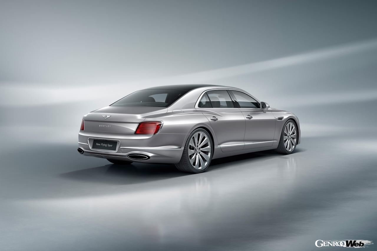 新型PHEVパワートレインが導入された「ベントレー フライングスパー ベース」のエクステリア。