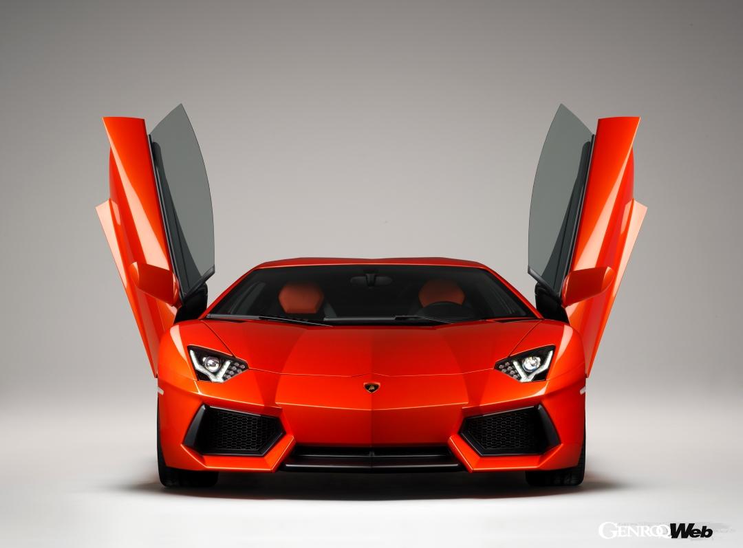 カウンタックの血筋を受け継ぐモデルとして、2011年に登場したアヴェンタドール。