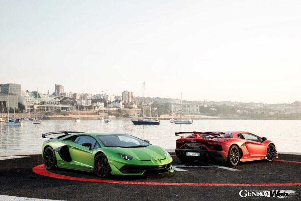 新車での販売は終了しており、正規ディーラーや専門業者から中古車を購入することになる。