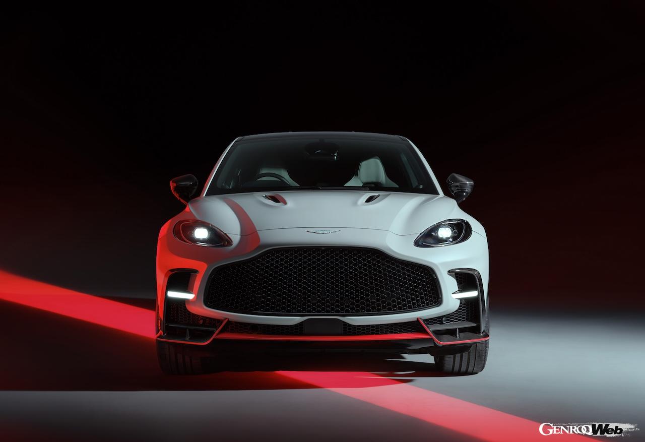 ハイパフォーマンスSUV「アストンマーティン DBX S」のエクステリア。