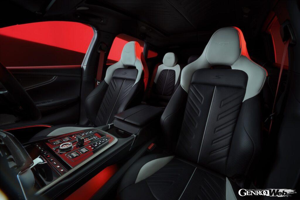 ハイパフォーマンスSUV「アストンマーティン DBX S」のインテリア。