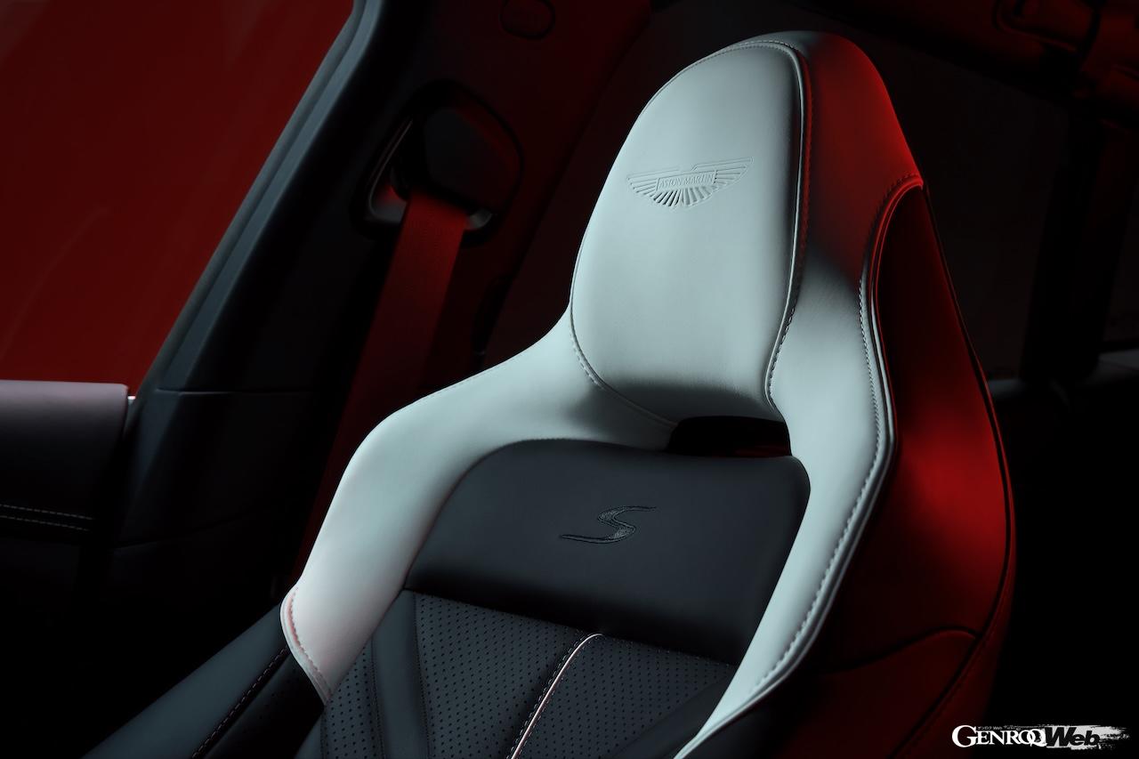 ハイパフォーマンスSUV「アストンマーティン DBX S」のインテリア。