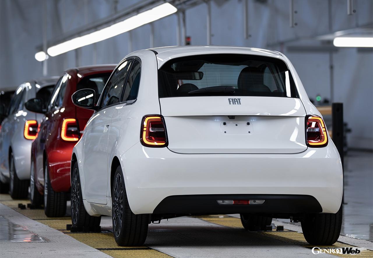 イタリアのミラフィオーリ工場で製造を予定している、「フィアット 500 ハイブリッド」のプロトタイプ。