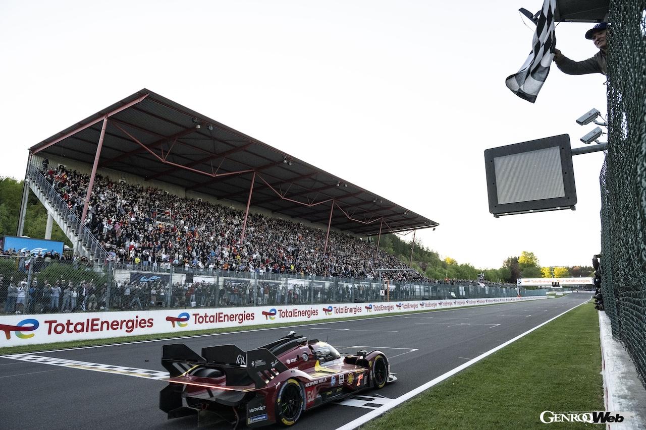 決勝レース、2台のフェラーリ 499Pは、タイヤの摩耗を完璧にコントロール。2台が大きくタイムロスすることなく、開幕からの連勝記録を3にのばした。