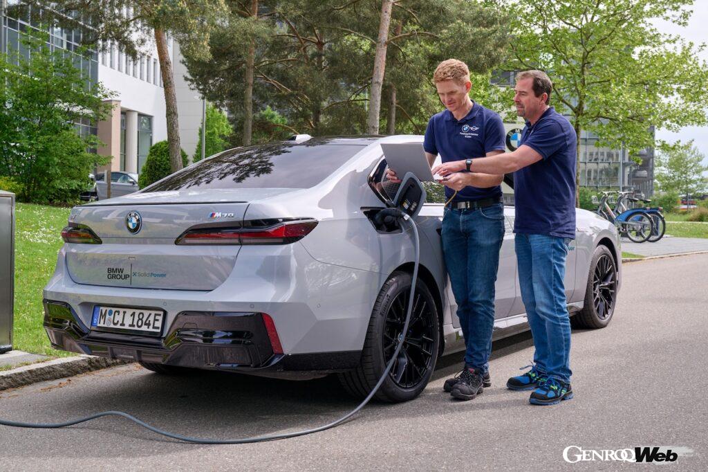 全固体電池セルが搭載された、BMW i7のテスト車両。