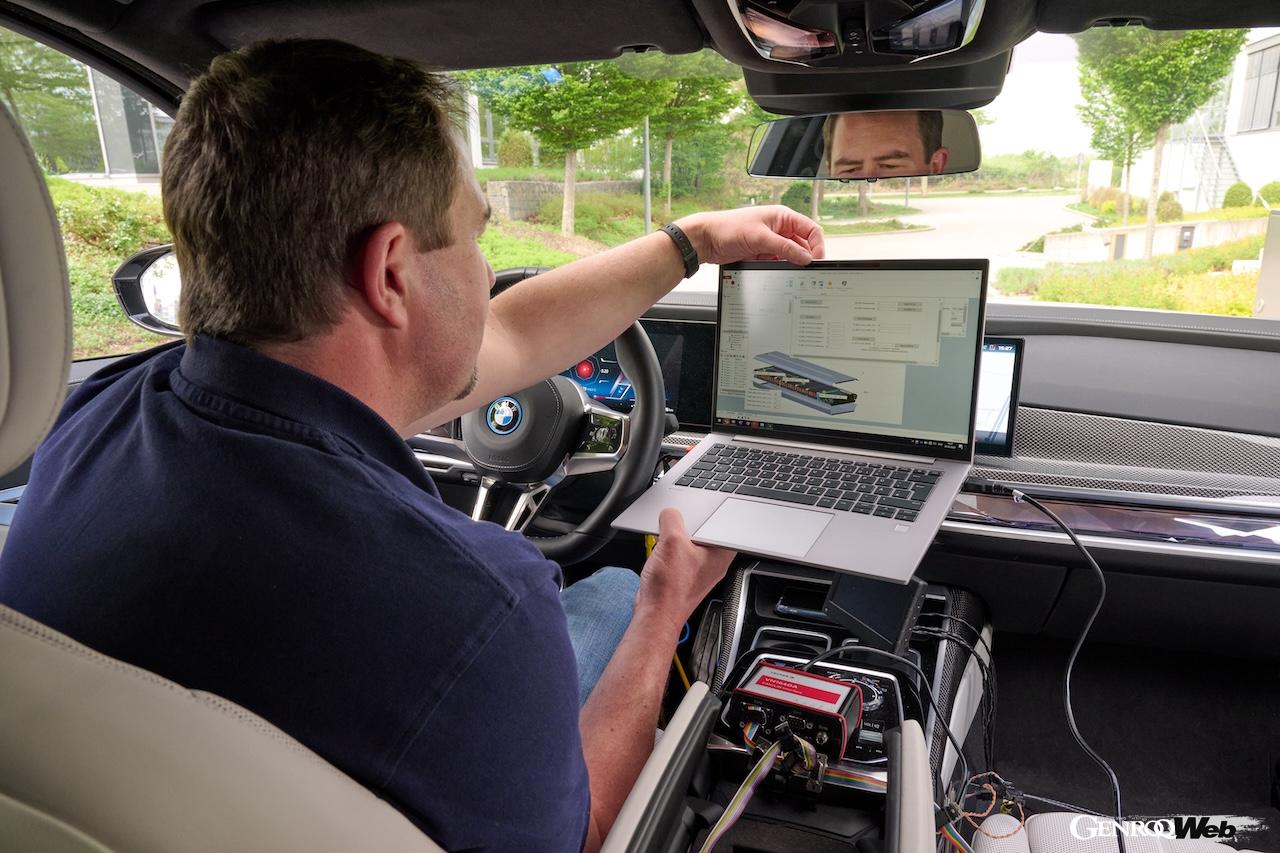 全固体電池セルが搭載された、BMW i7のテスト車両。