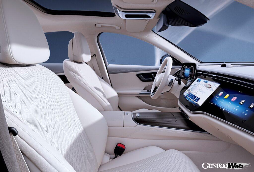 内装色はエクステリアカラーに合わせて、トンカブラウンとマキアートベージュが用意された。