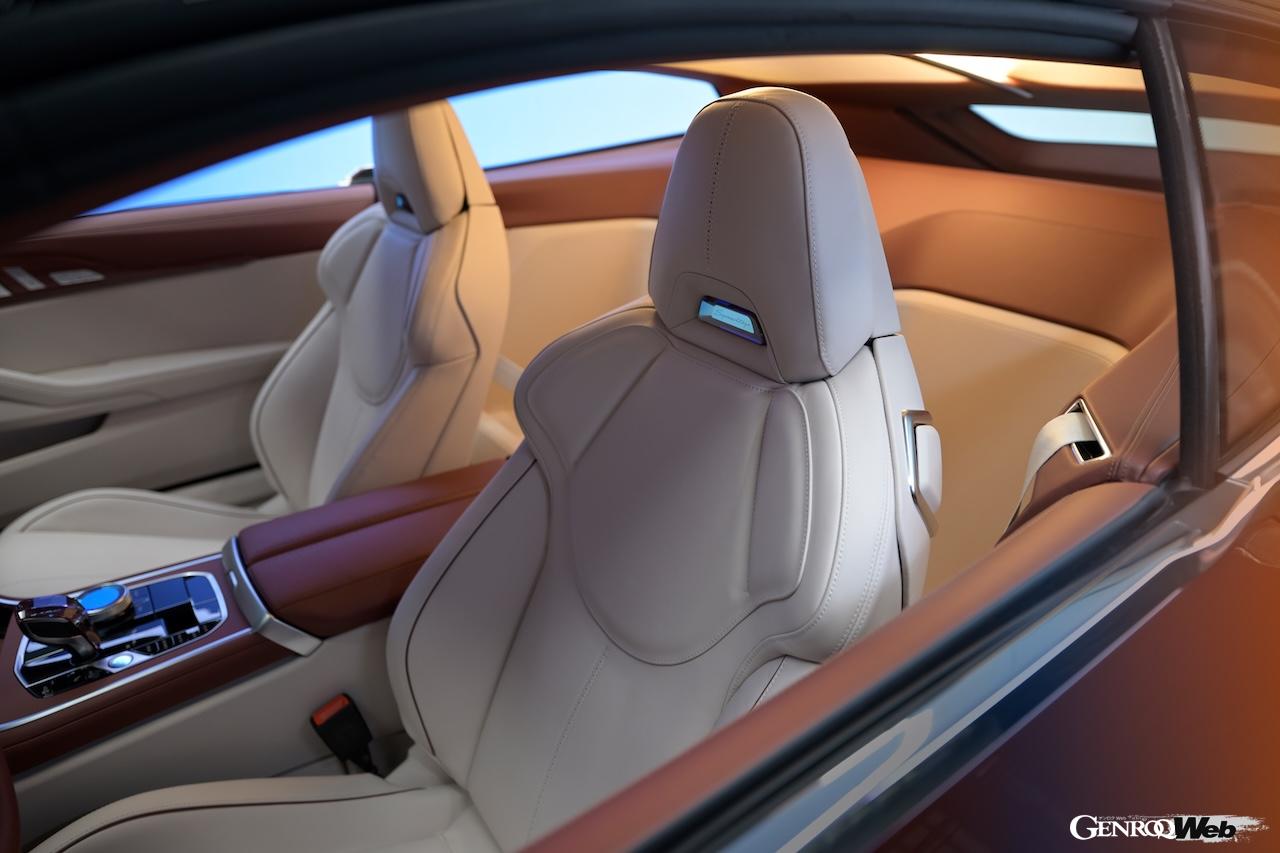 「BMW コンセプト スピードトップ」のインテリア。